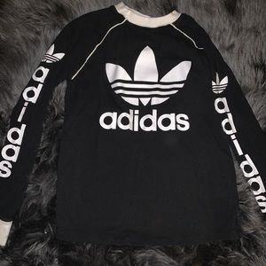 Adidas shirt size small/ can fit a medium